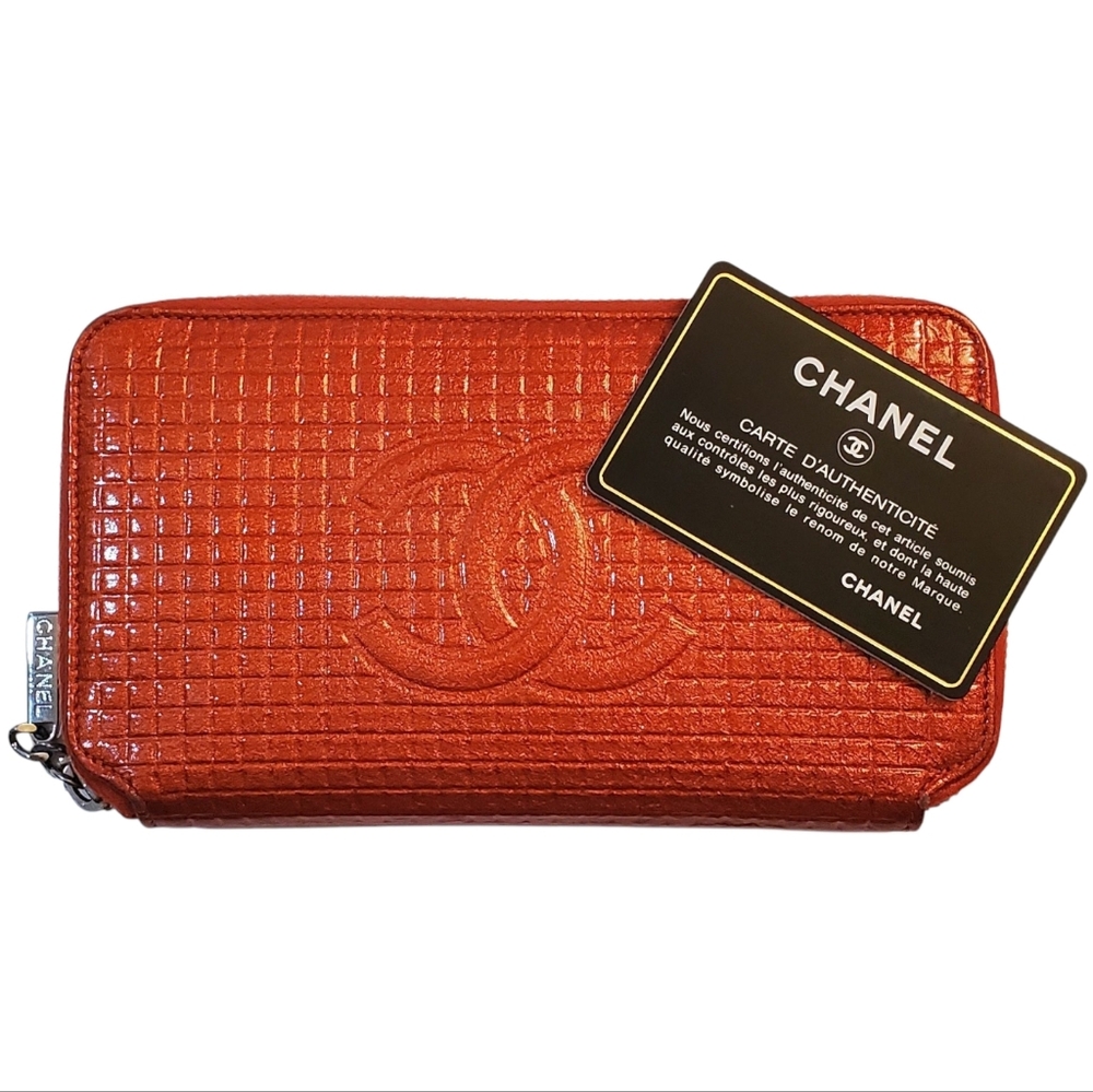 CHANEL Enamel Micro Chocolate Bar Continental Wallet